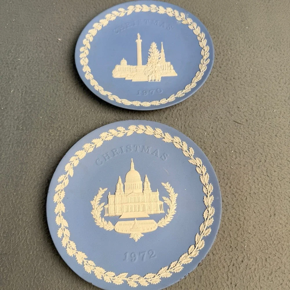 Wedgwood Jasperware Christmas Plates 1970 Trafalgar Square 1972 St Pauls Blue